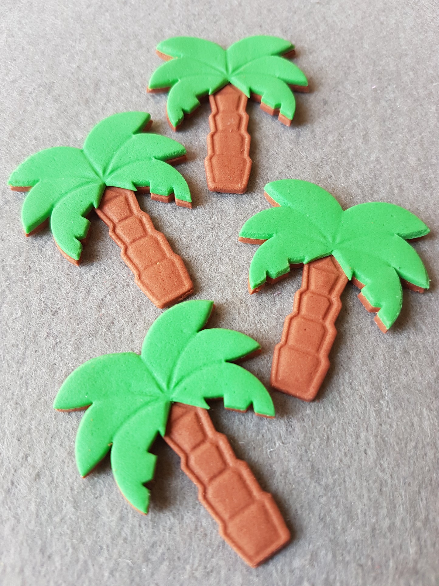 Palm Trees 4pcs Edible Cake Decorations