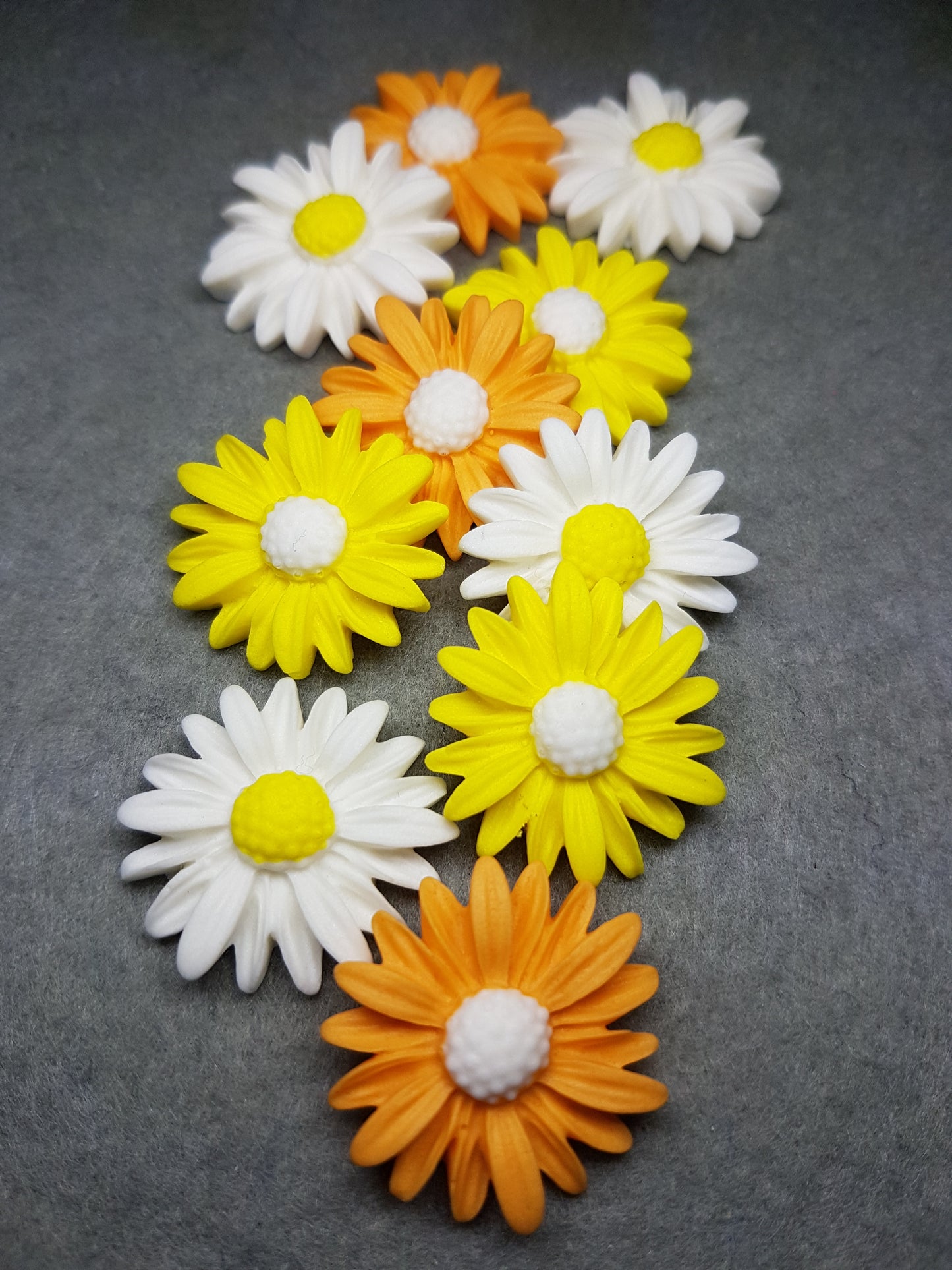 Daisy - Yellow / Orange Mix Set 10pcs Edible Cake Decorations