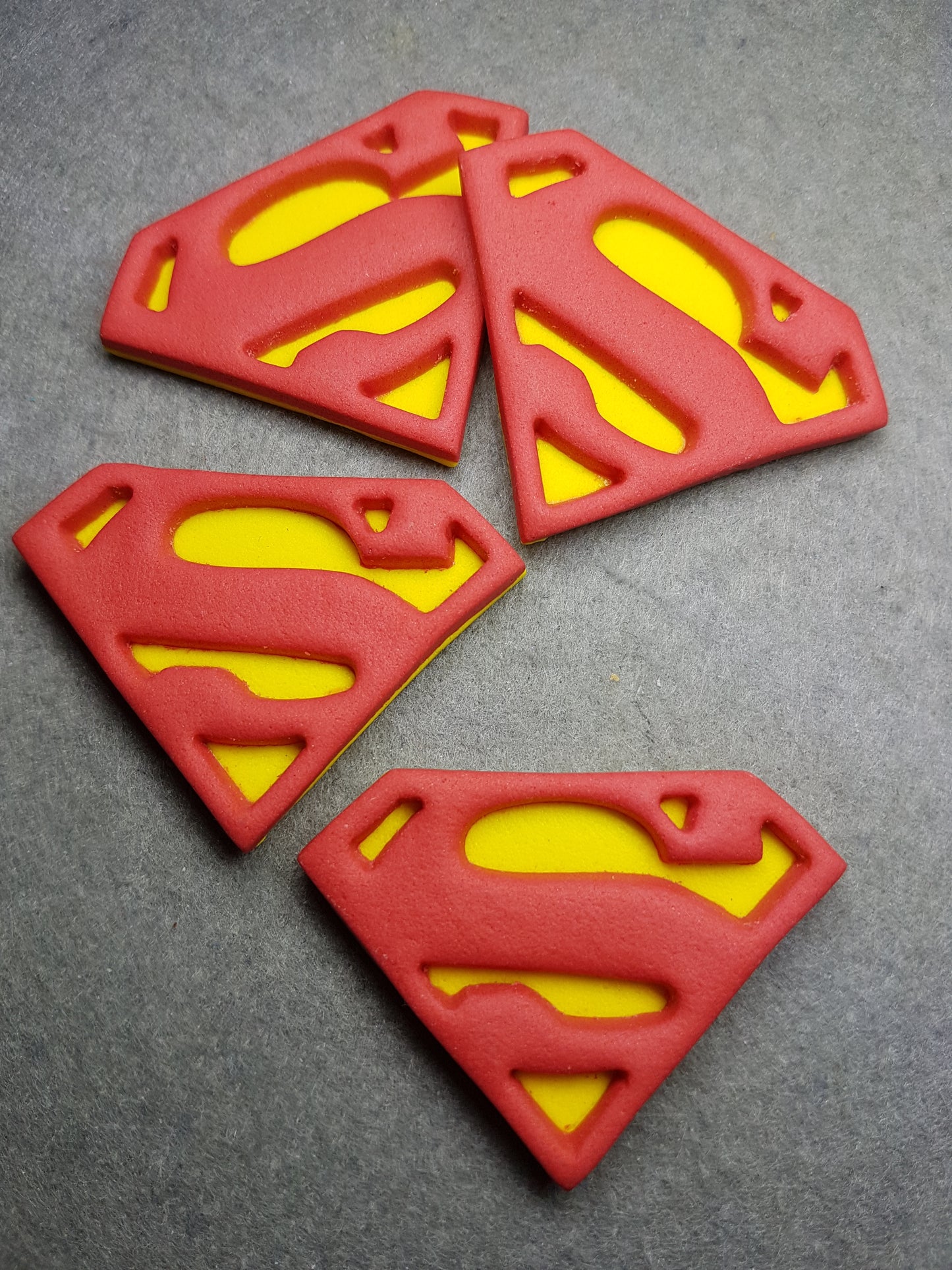 Superman Logo 4pcs Edible Cake Decorations