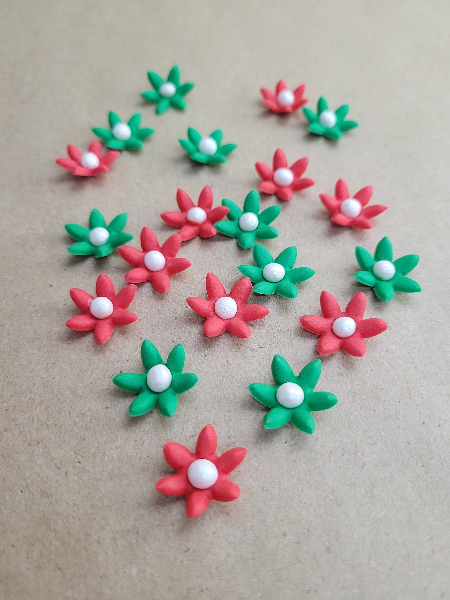 Mini Christmas Flowers 20pcs Edible Cake Decorations