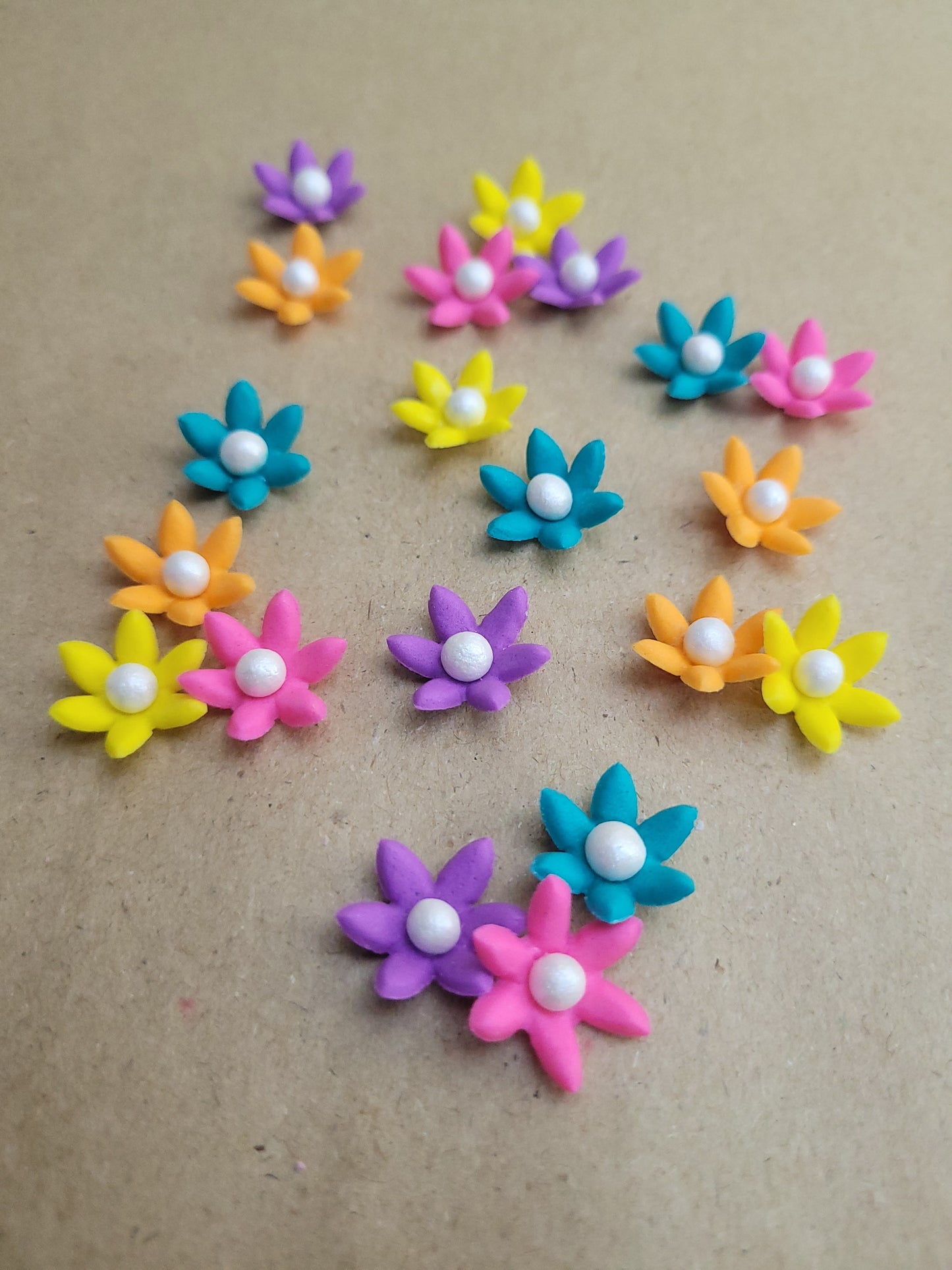 Mini Colourful Mix Flowers 20pcs Edible Cake Decorations