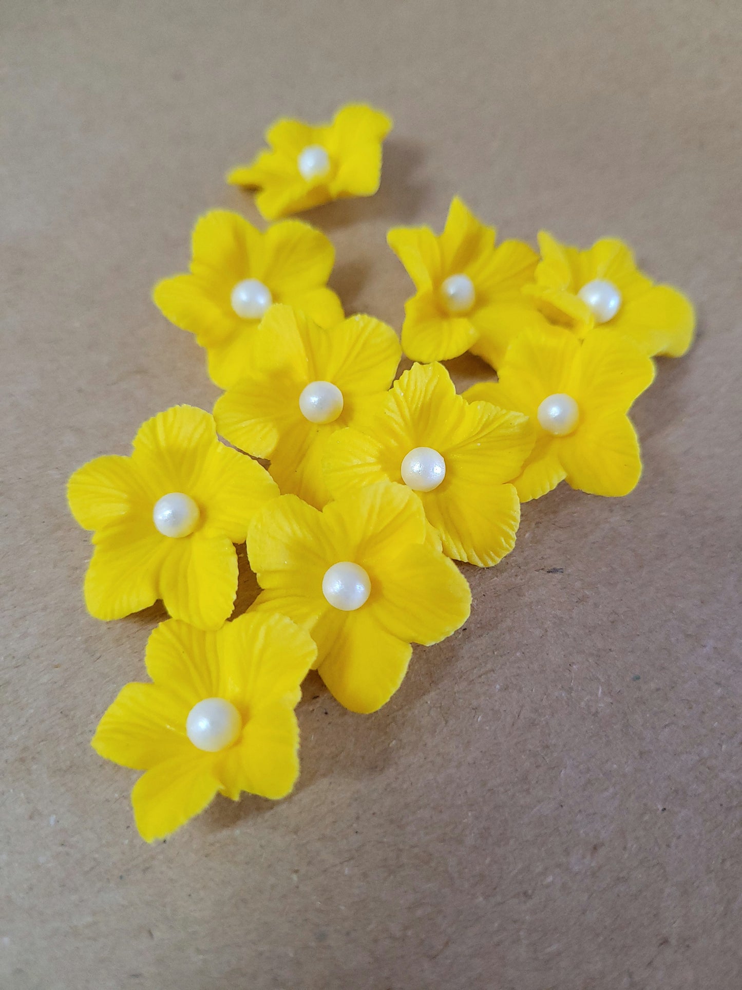 Vained Flower Yellow 10pcs Edible Cake Decorations