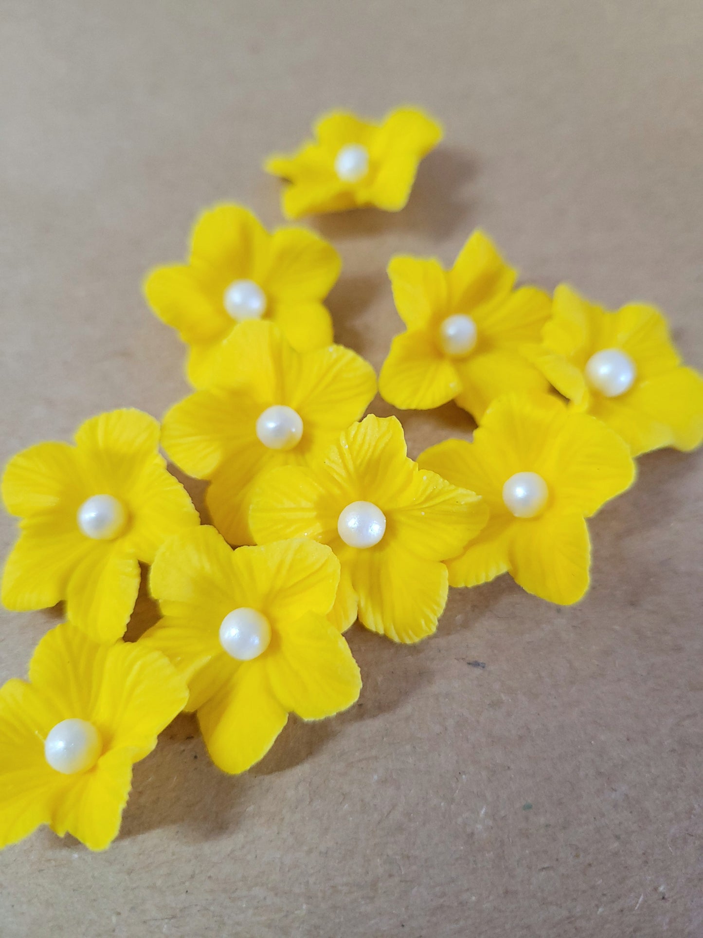 Vained Flower Yellow 10pcs Edible Cake Decorations