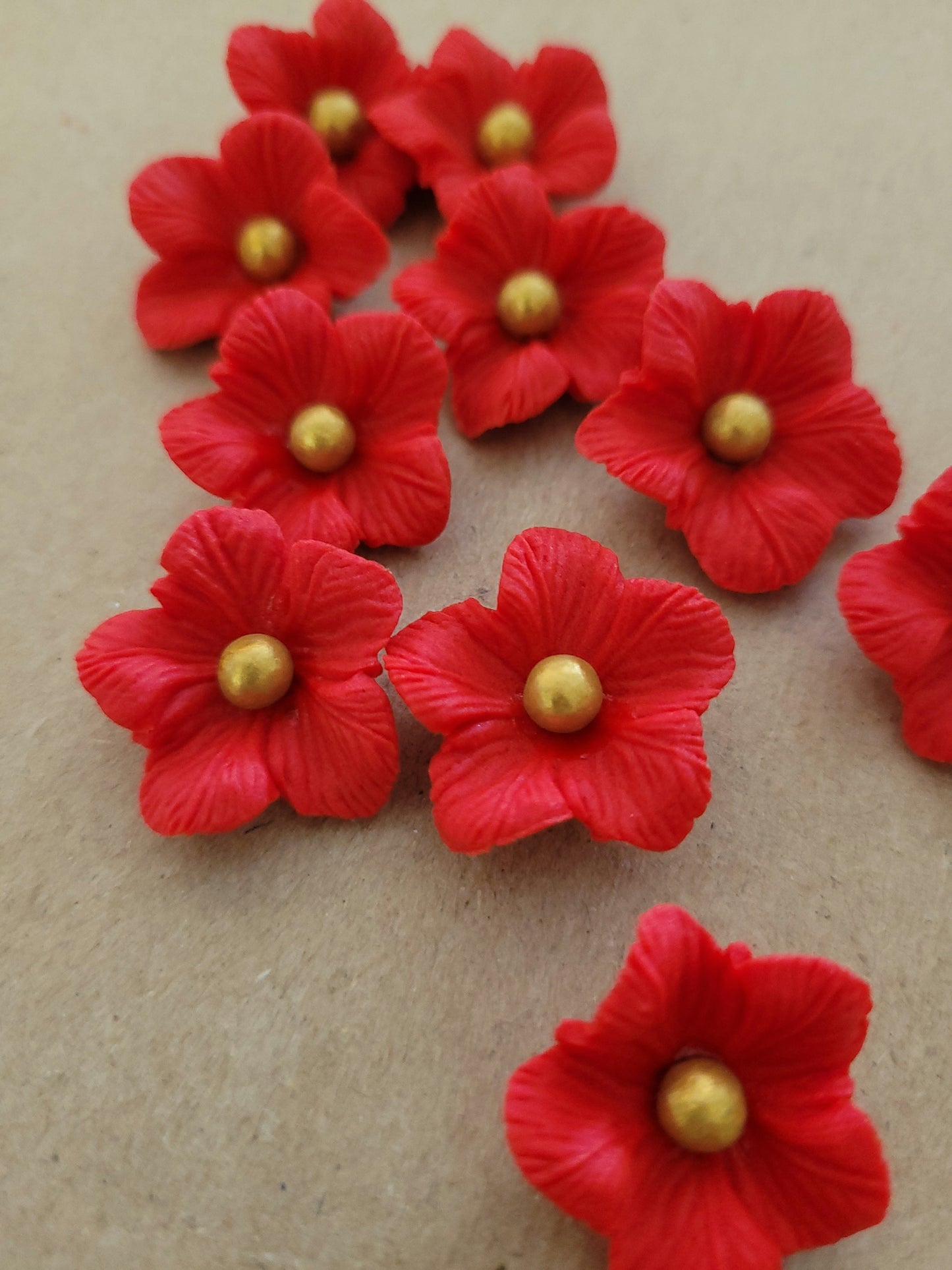 Vained Flower Red - Gold Pearl 10pcs Edible Cake Decorations