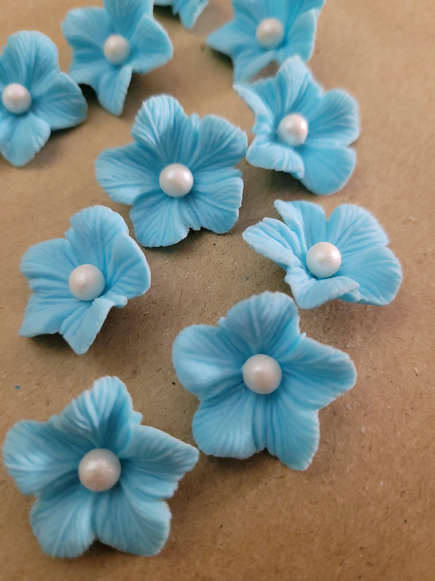 Vained Flower Light Blue 10pcs Edible Cake Decorations