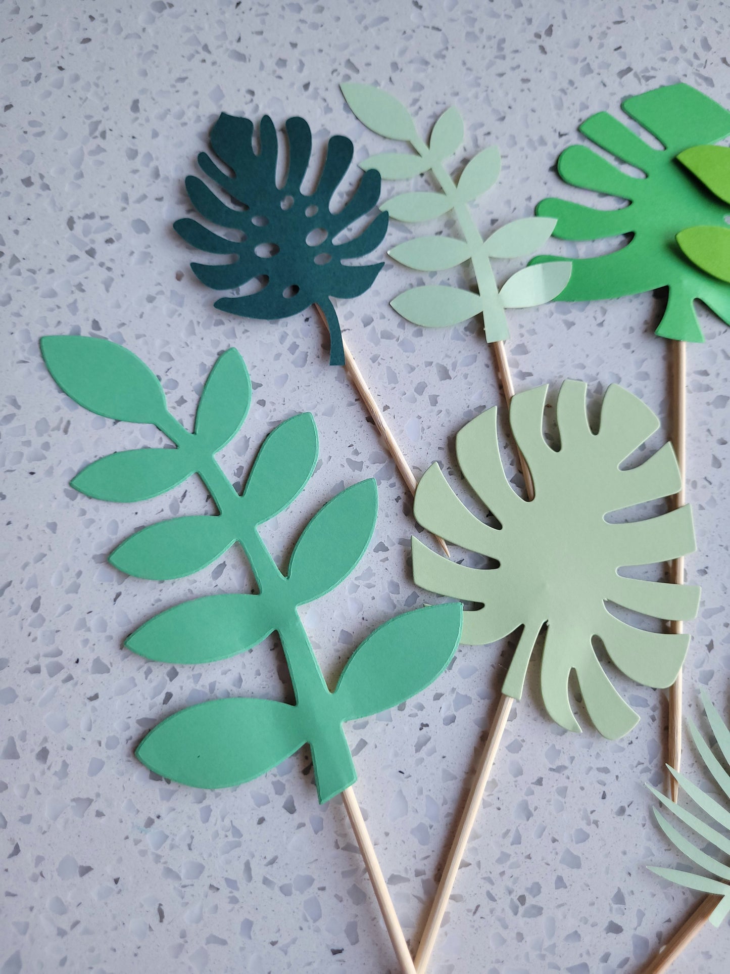 Tropical Leaves Paperback Cake Toppers 7pcs