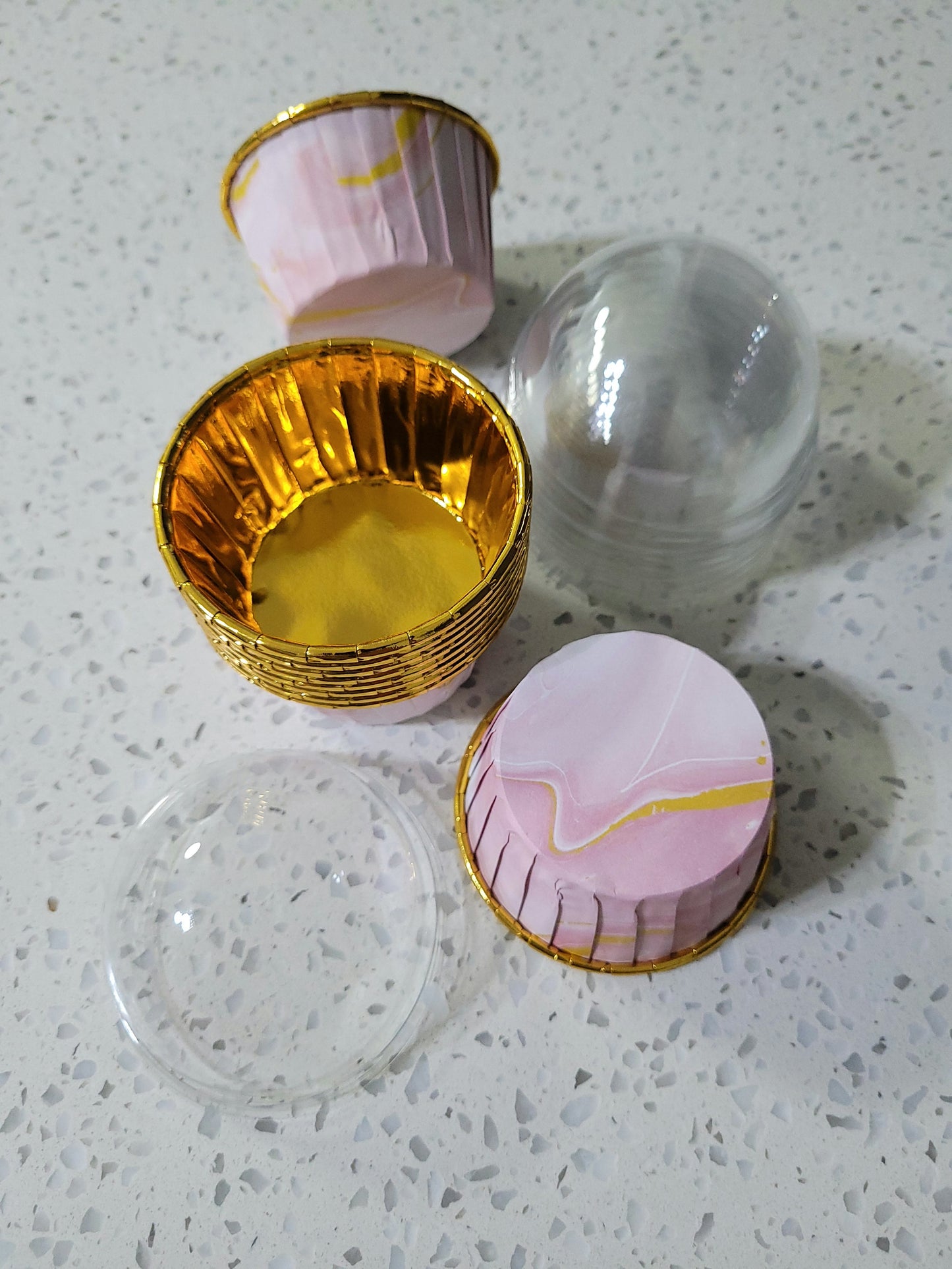 Foil Baking Cupcake Pans with Clear Plastic Lids