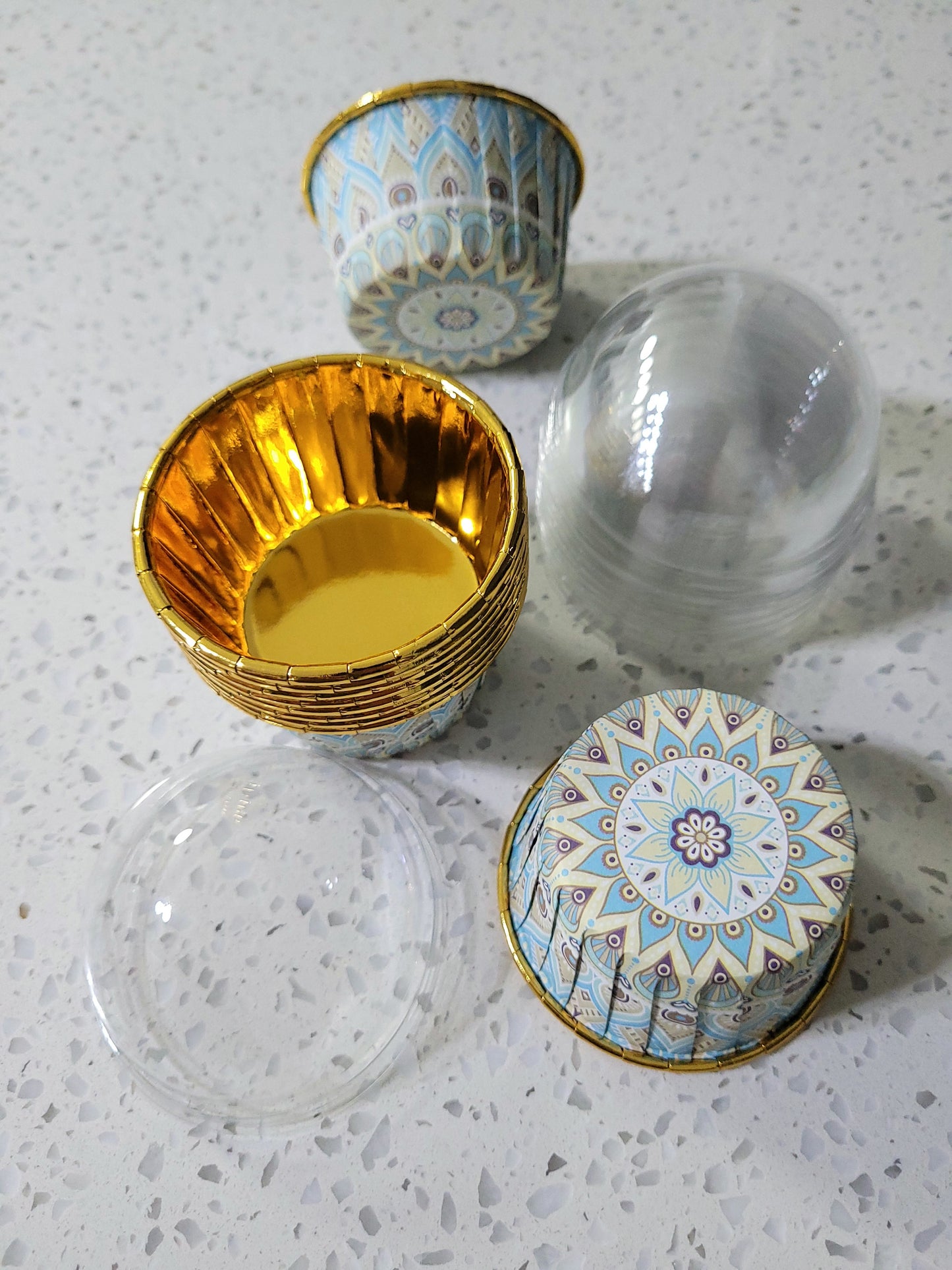 Foil Baking Cupcake Pans with Clear Plastic Lids