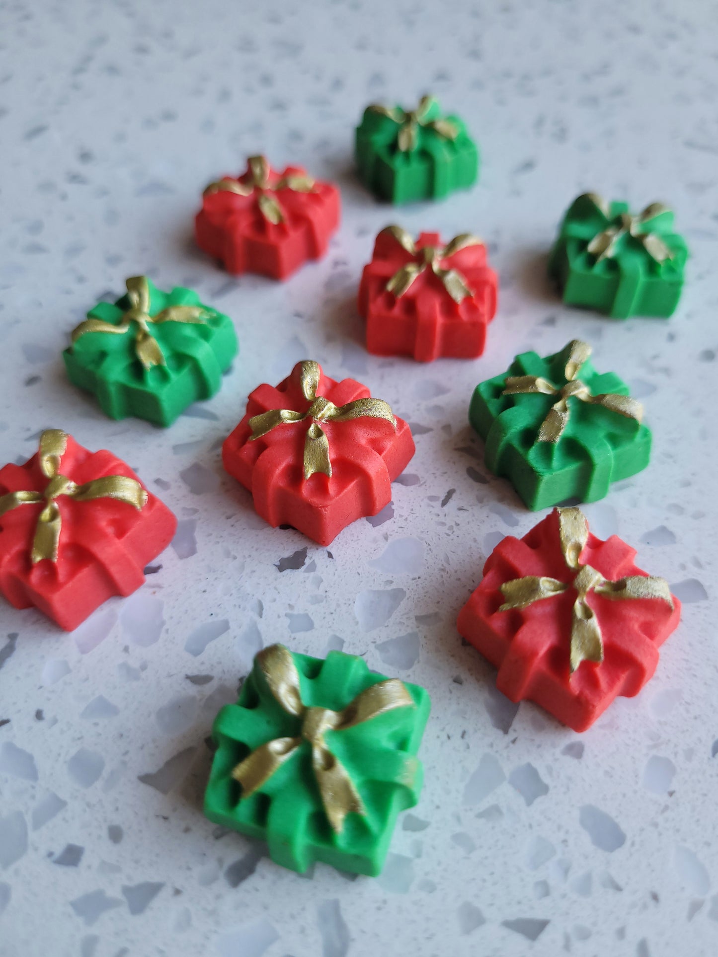 Christmas Gift Boxes Red & Green 10pcs Edible Cake Decorations