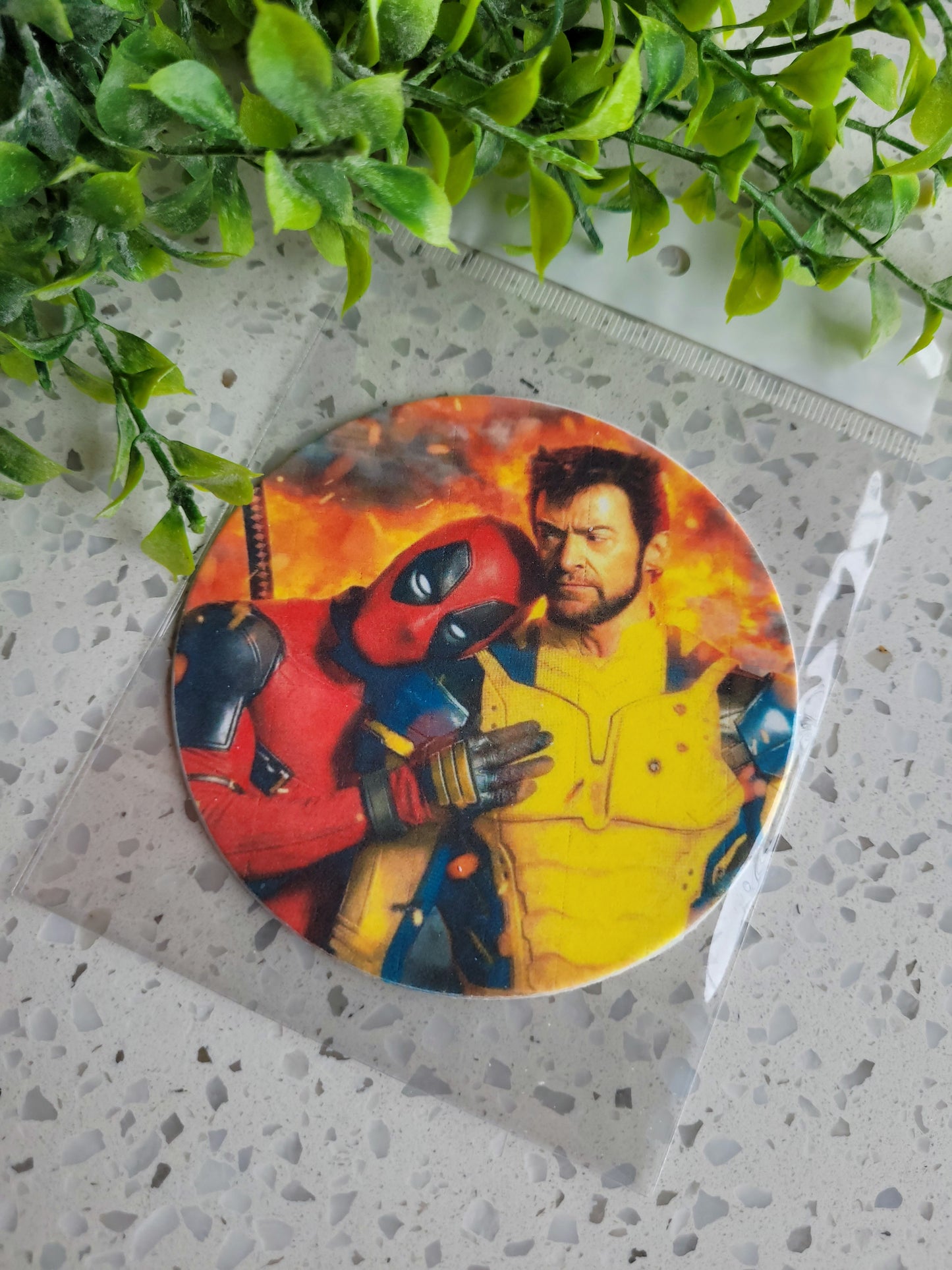 Assorted Size Fondant Topper Deadpool & Wolverine #01